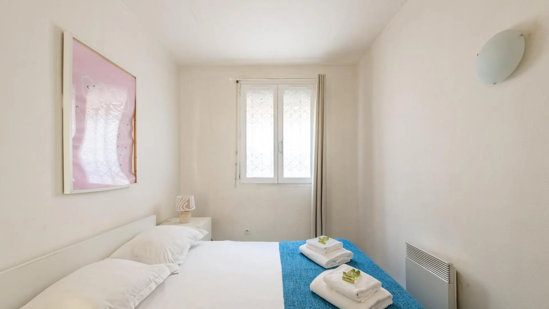 1 Bedroom Apartment Ideally Located Only 1 Minute To The Metro In Montmartre Neighbourhood Paris France