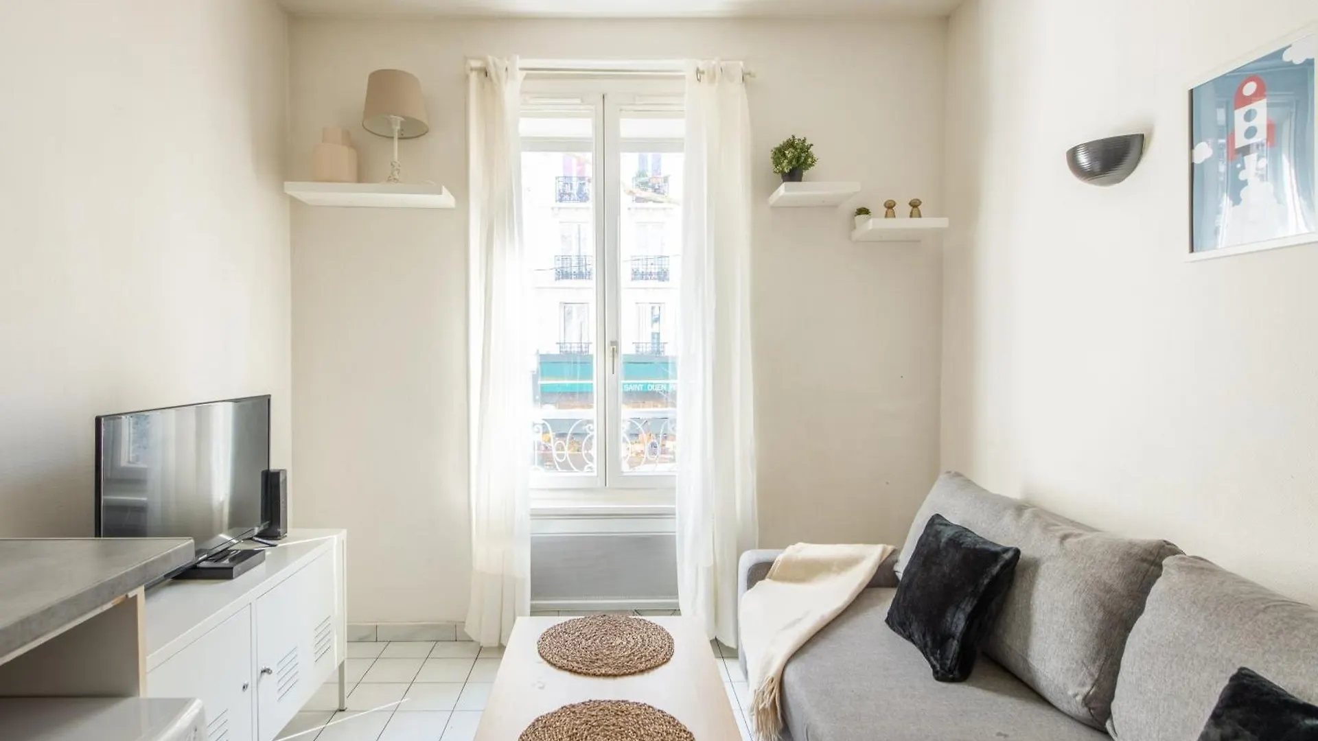 1 Bedroom Apartment Ideally Located Only 1 Minute To The Metro In Montmartre Neighbourhood Paris