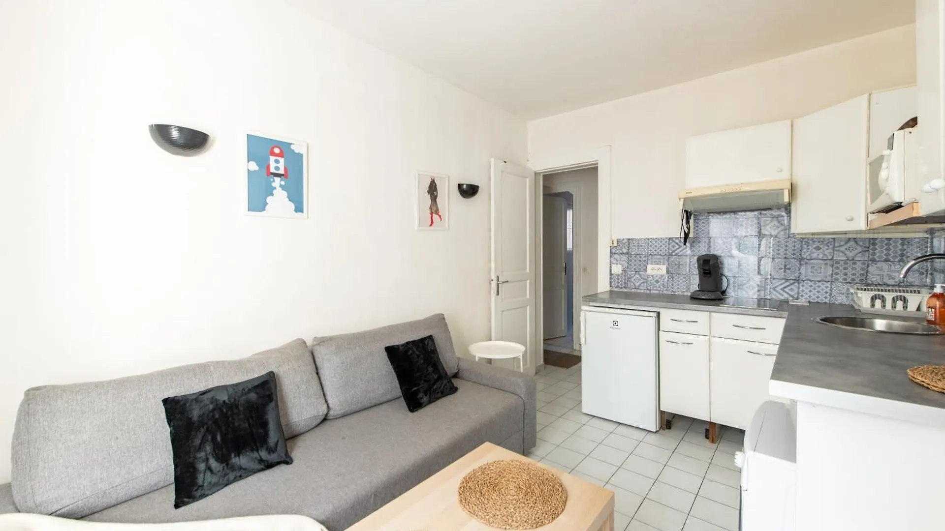 1 Bedroom Apartment Ideally Located Only 1 Minute To The Metro In Montmartre Neighbourhood Paris